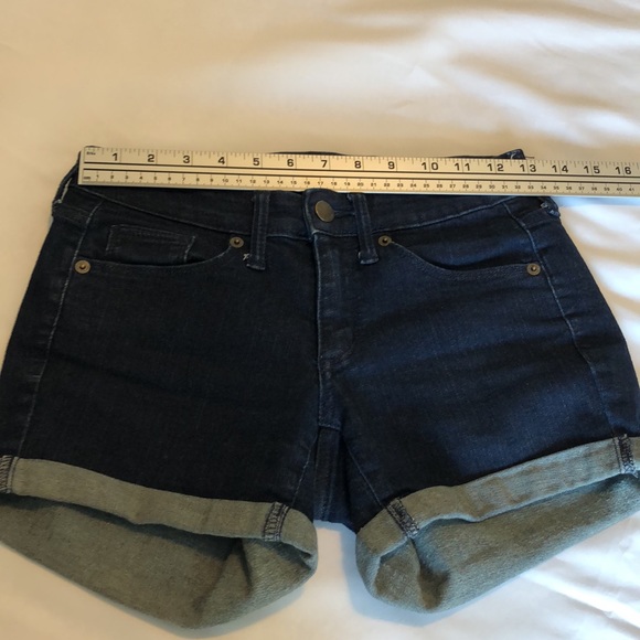 Women’s size 00/24 mid rise midi Universal Thread cuffed blue jean shorts - Picture 1 of 8